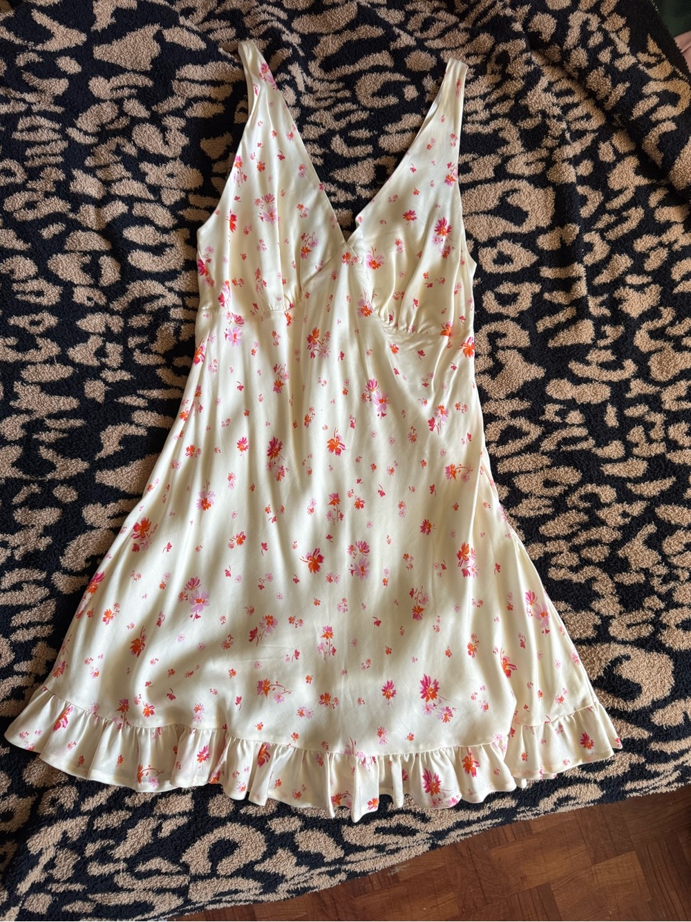 VS PINK Cream Floral Ruffle-Hem LINED Slip Dress